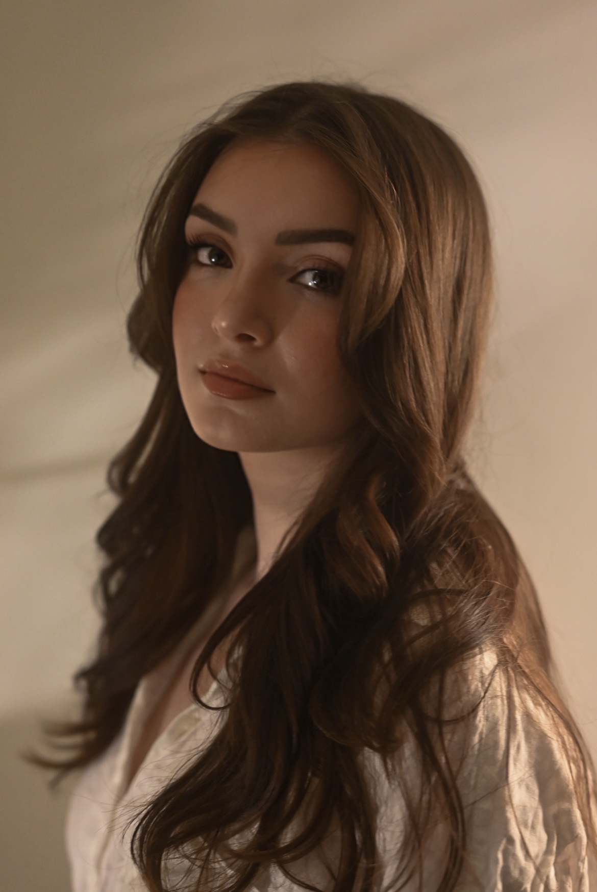 Portrait of the photographer behind Studio Ons in soft warm light